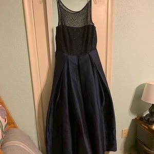 Monique Lhuillier Formal Dress, navy size 10